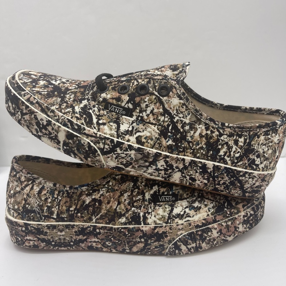 Vans WMNS Authentic Jackson Pollock Sneaker
VN0A2Z5|18K MoMA Artistic Camouflage - Picture 14 of 16